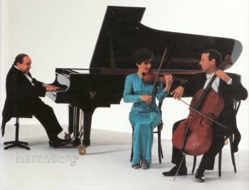 Klaviertrio auf dem Harenberg-Umschlag