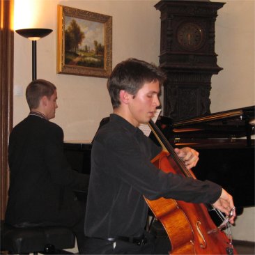 Matthias Bartolomey (Violoncello), Christoph Traxler (Klavier)