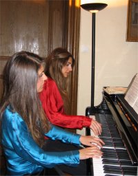 Klavierduo Ferhan und Ferzan Önder